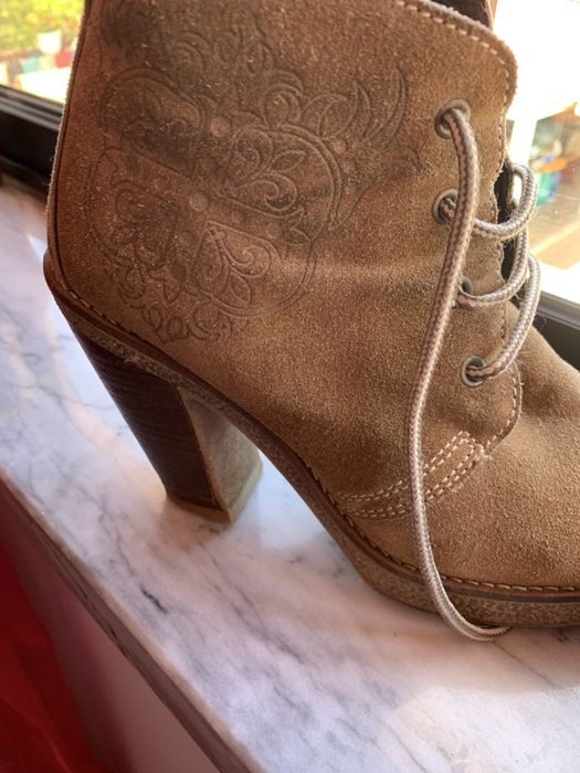 Botins Pele seaside