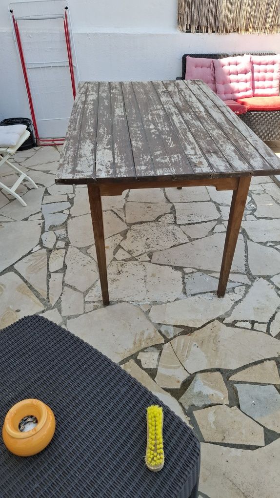 Mesa de jardim ou de sala