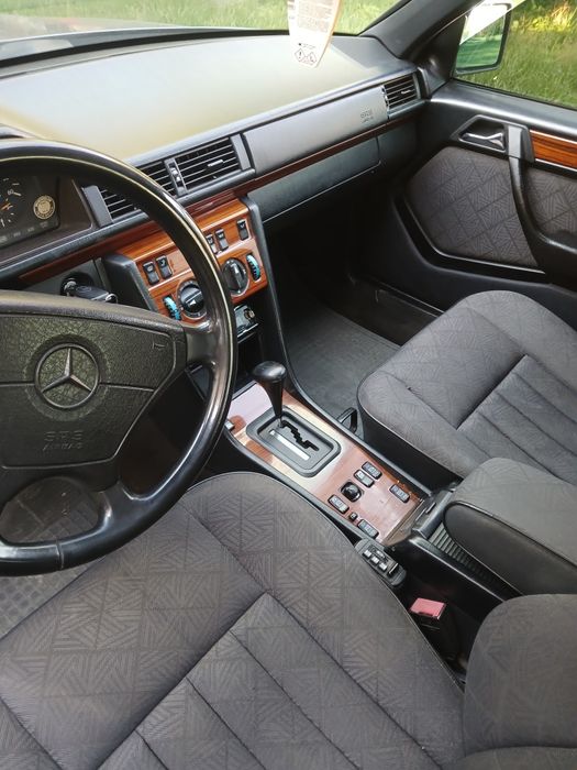 Мерседес бенс 124