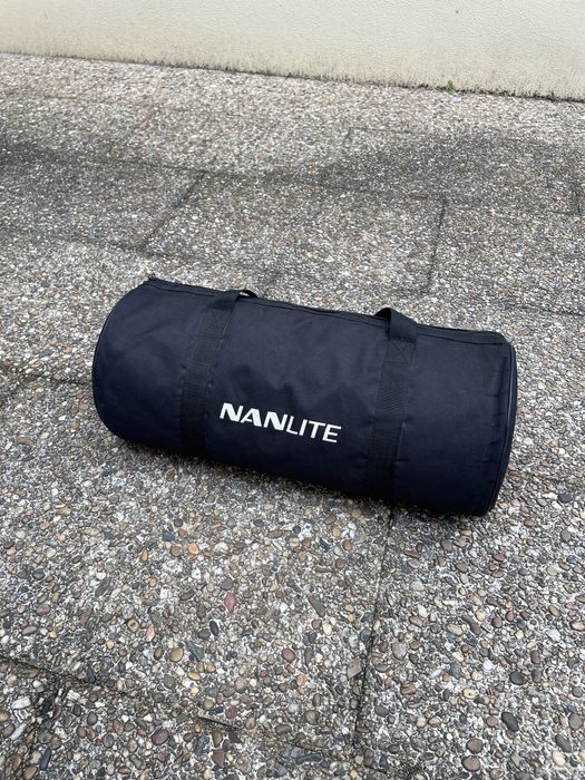 Nanlite Forza 60b + Projetor 19º + Acessórios