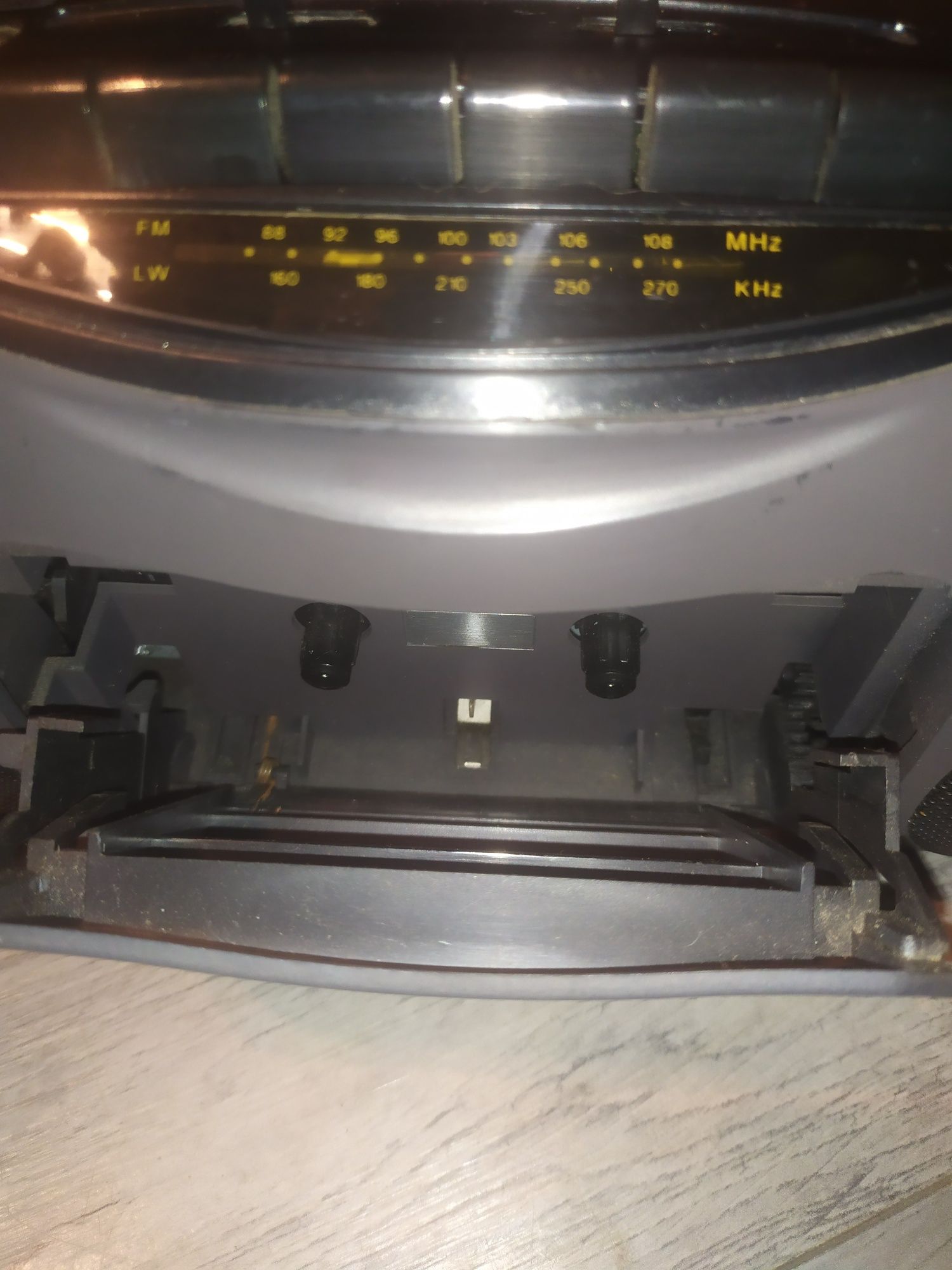 Radiomagnetofon Panasonix NL-610A
FM/LW Radio Cassette Recorder