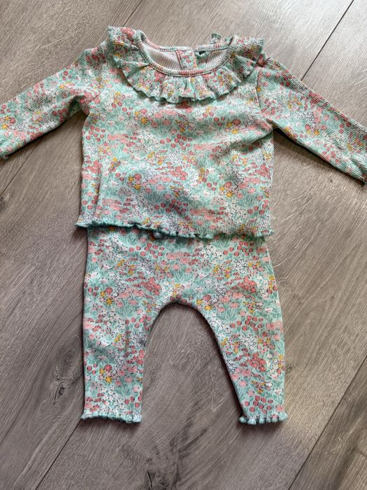 Одяг для дівчинки