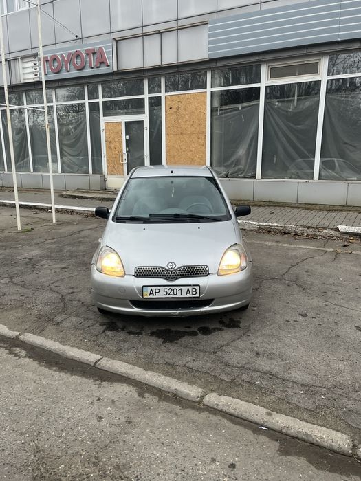 TOYOTA Yaris 2000г 1.3 бенз VVT-I Автомат Переоформление