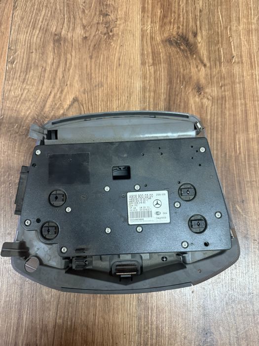 Oświetlenie kabiny lampka podsufitki Sprinter 906