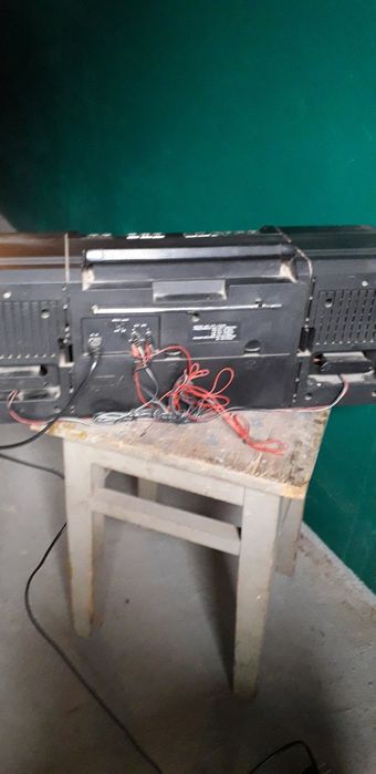 Магнитофон  кассетный со светомузыкой.