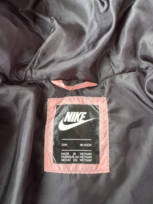 Демісезонна оригінальна куртка Nike