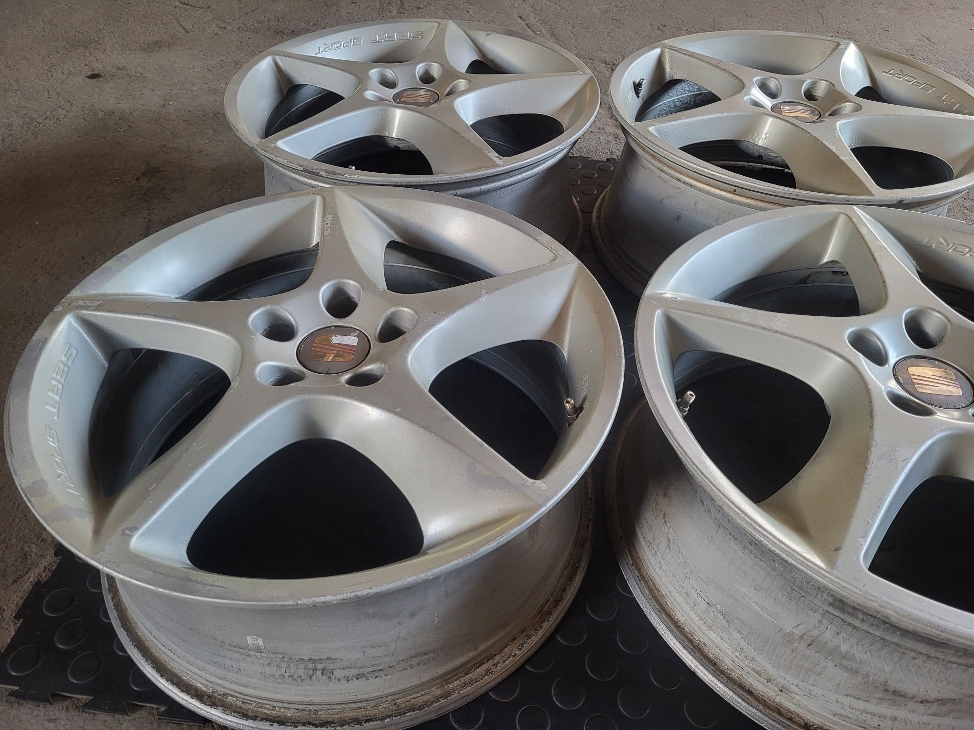 Felgi aluminiowe SEAT OE 7.5" x 18" 5x112 ET 51 Leon Cupra BBS