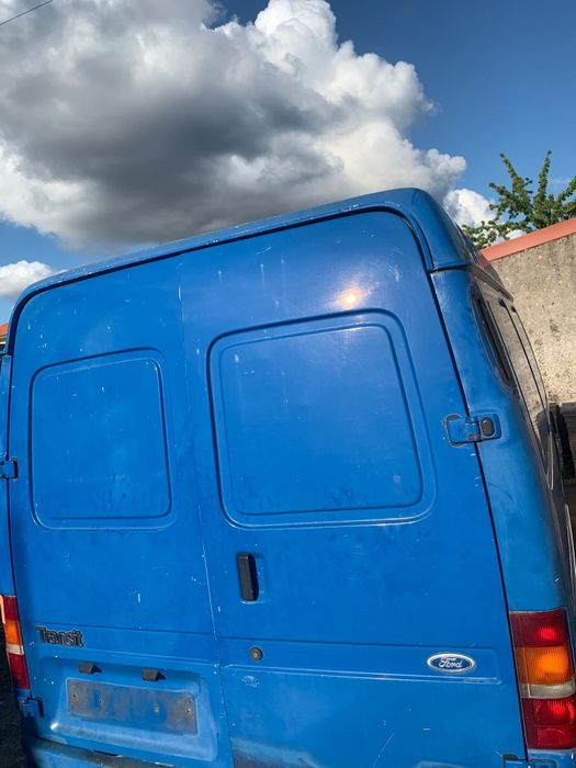 Todo o tipo de peças de carroçaria disponíveis