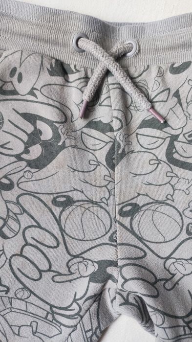 Chłopięce ciepłe spodnie dresowe r.104