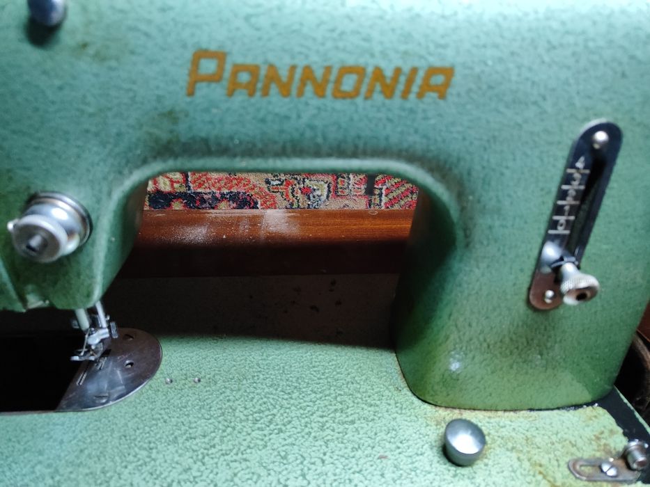 Швейна машинка віддам