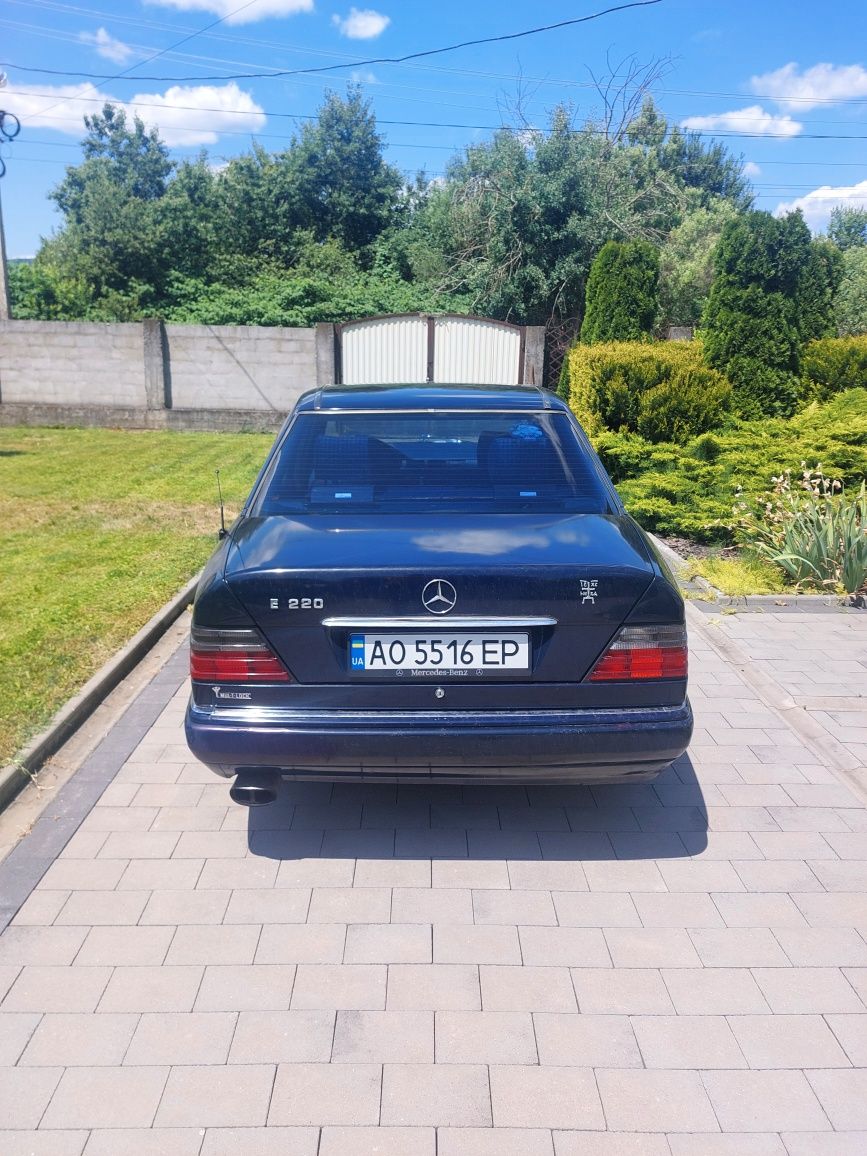 Mercedes w124 220