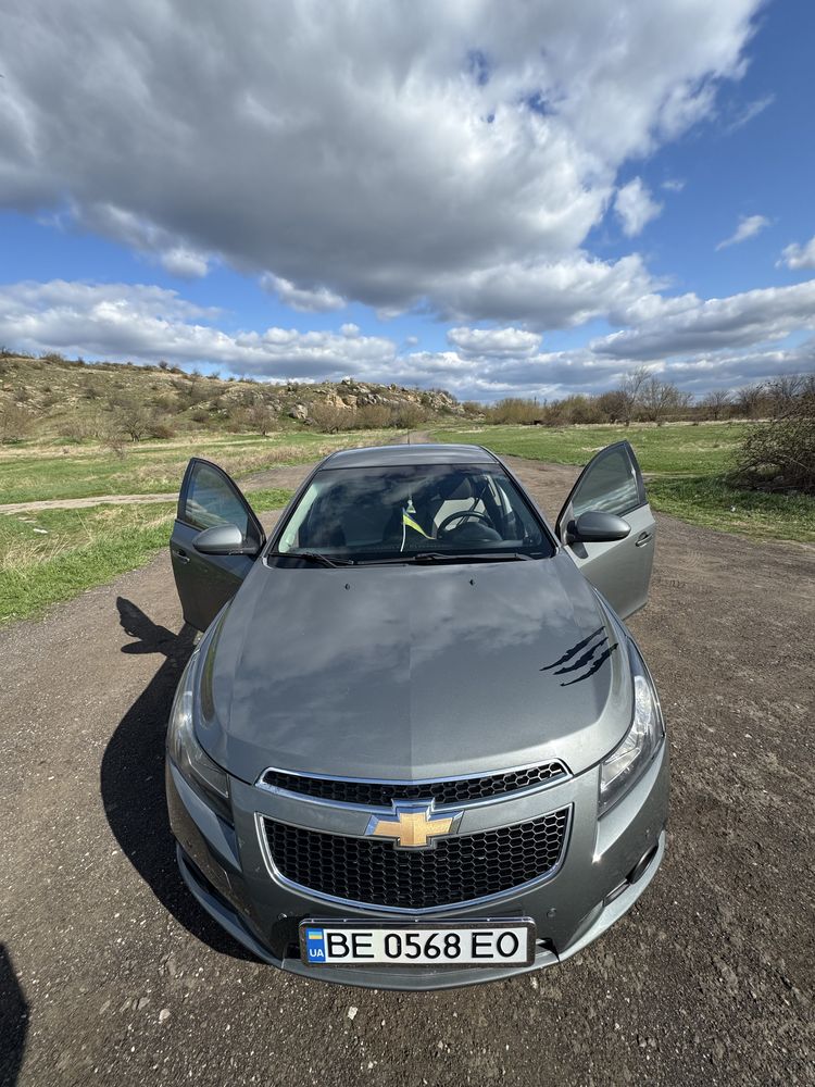 Машина Chevrolet Cruze