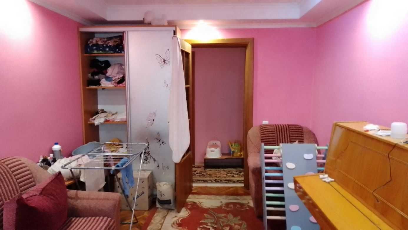 Продам двосторонню двокімнатну на Кубанській Україні (Жукова), 19.