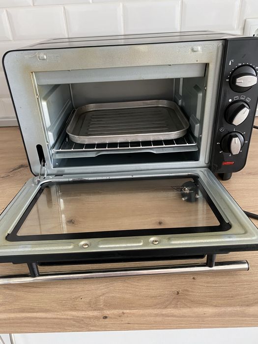 Vendo cafeteira (40) torradeira (15) forno eletrico (40)