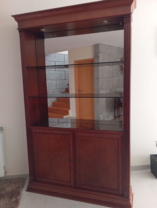 Móvel de sala em cerejeira