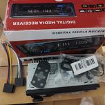 Radio samochodowe Digital Media Receiver USB Bluetooth AUX pilot