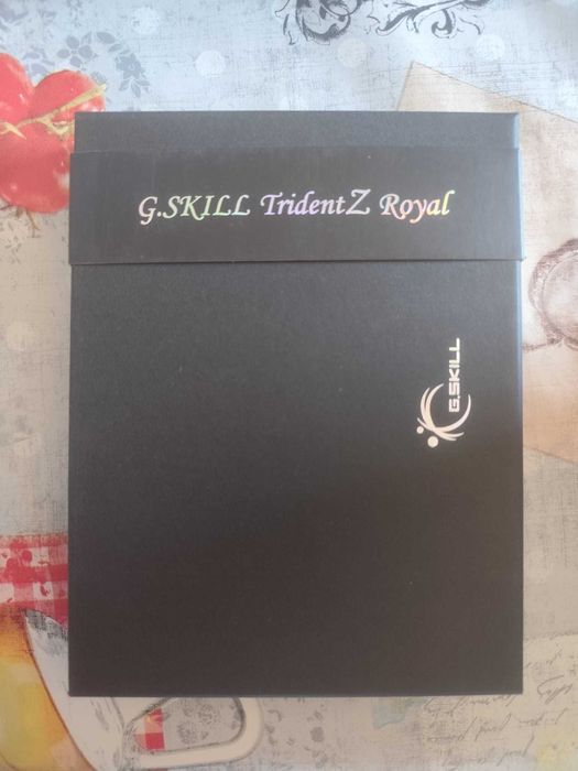 Memória RAM G.Skill 16GB Trident Z Royal RGB (2x8GB)