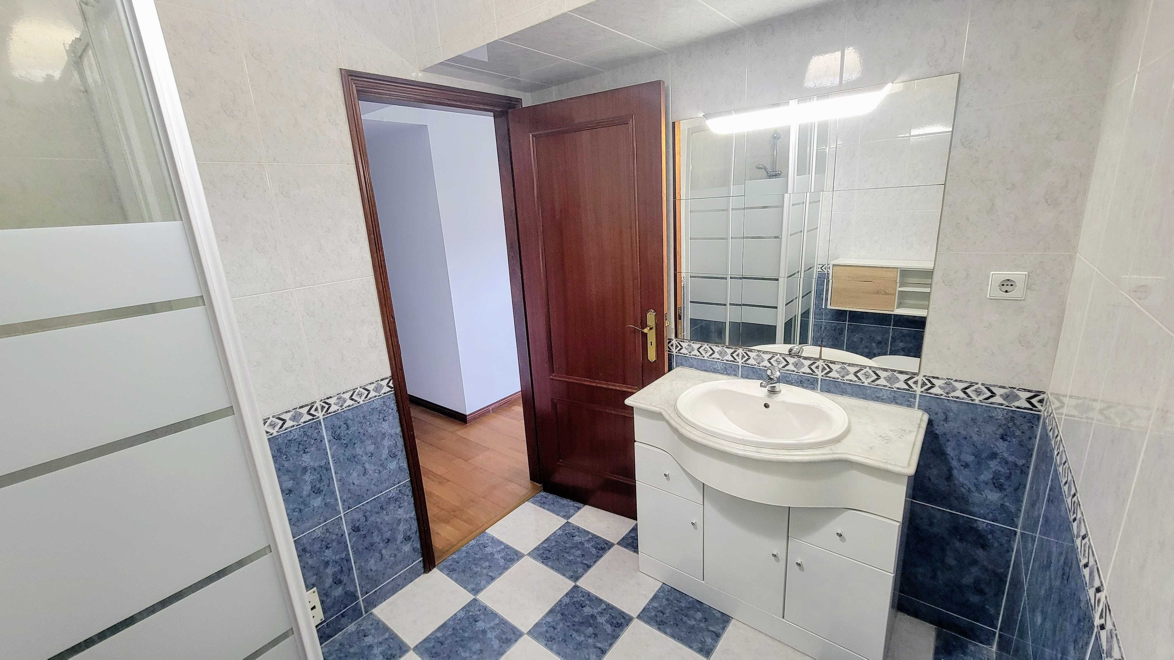Apartamento T3 bem localizado em São Romão - Leiria