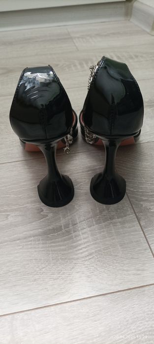 Туфлі Amina Muaddi