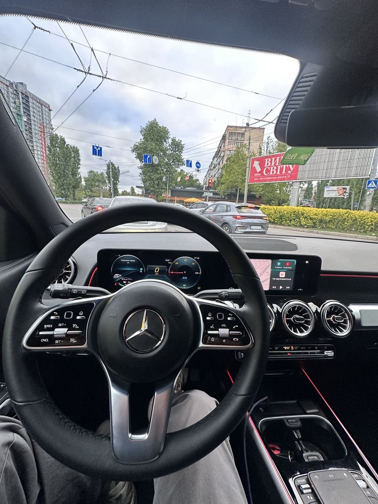 Mercedes EQB 250+