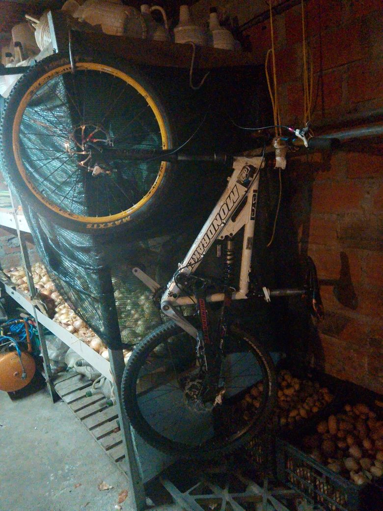 Bicicleta de DH / BTT