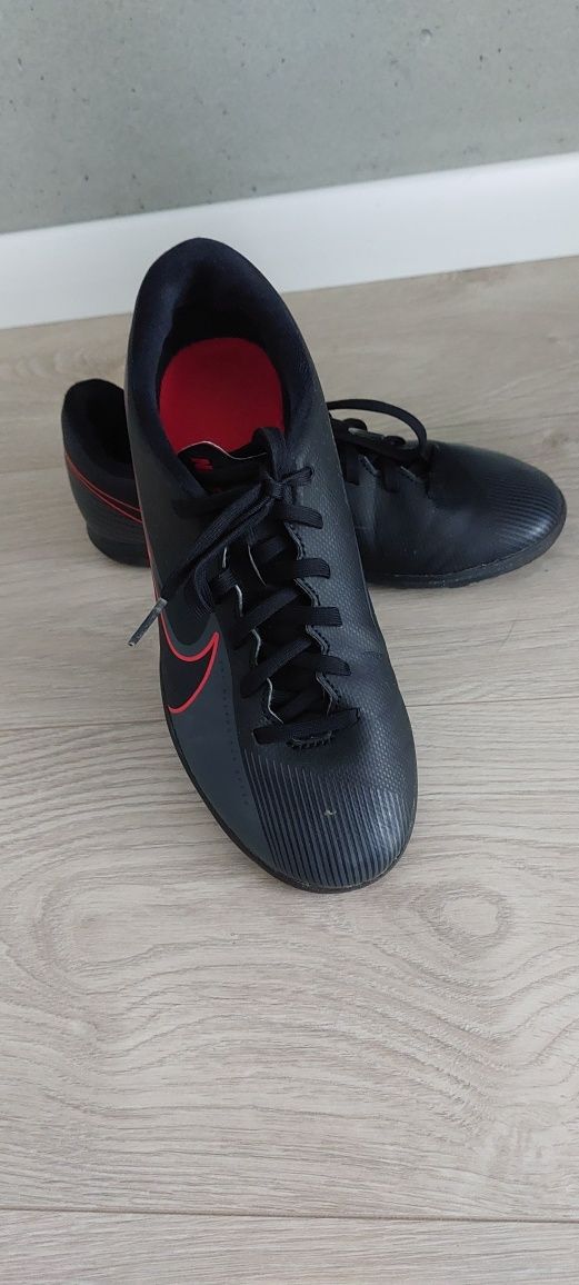 Buty Nike turfy/halówki rozm.38