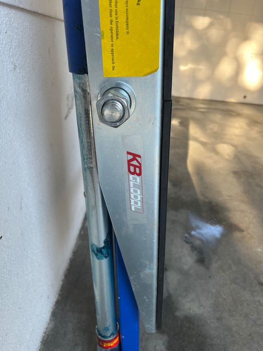 Elevador basculante - oficina