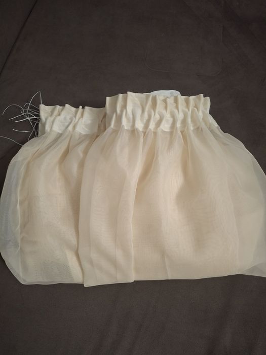 Продам тюль персик. Розмір 250м.ширина тканини, висота 2.30м.