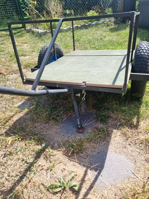 Wózek ogrodowy lekki