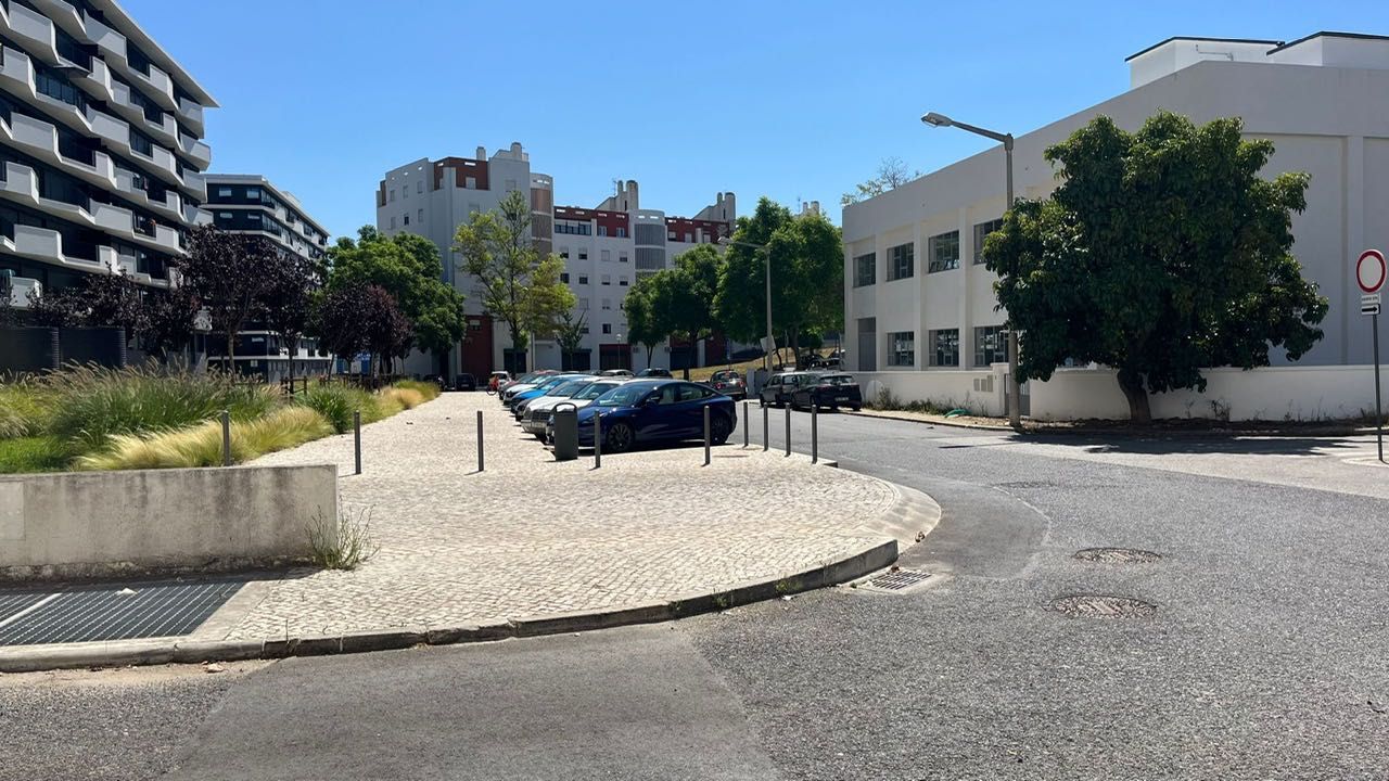 Lugar de estacionamento - Av. de Berlim, Olivais