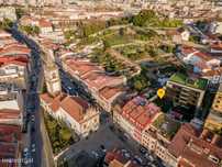 Apartamento T2 equipado e mobilado com pátio e logradouro, no centr...