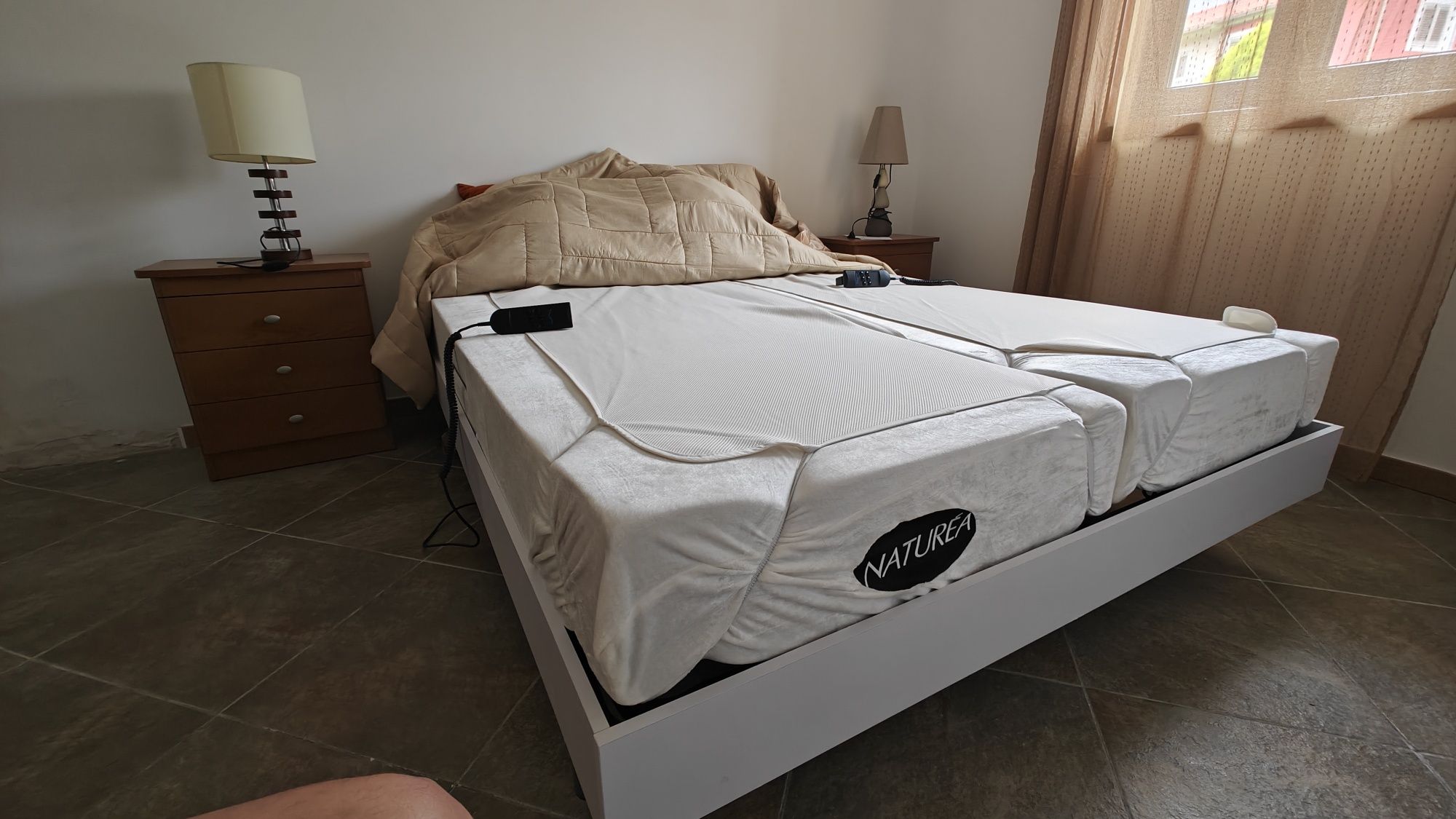 Cama casal articulada