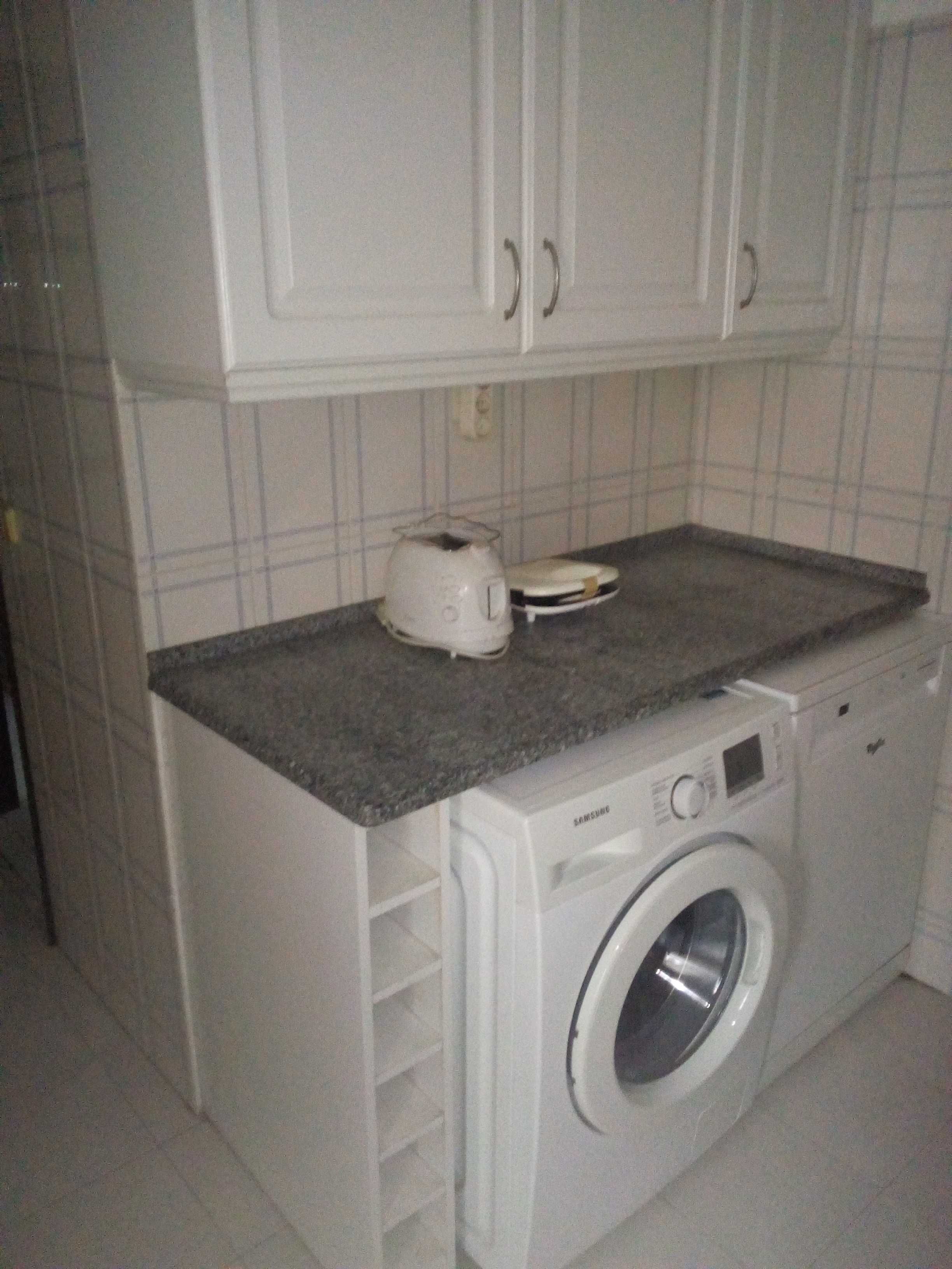 Alugo quarto para professores no centro de Mafra