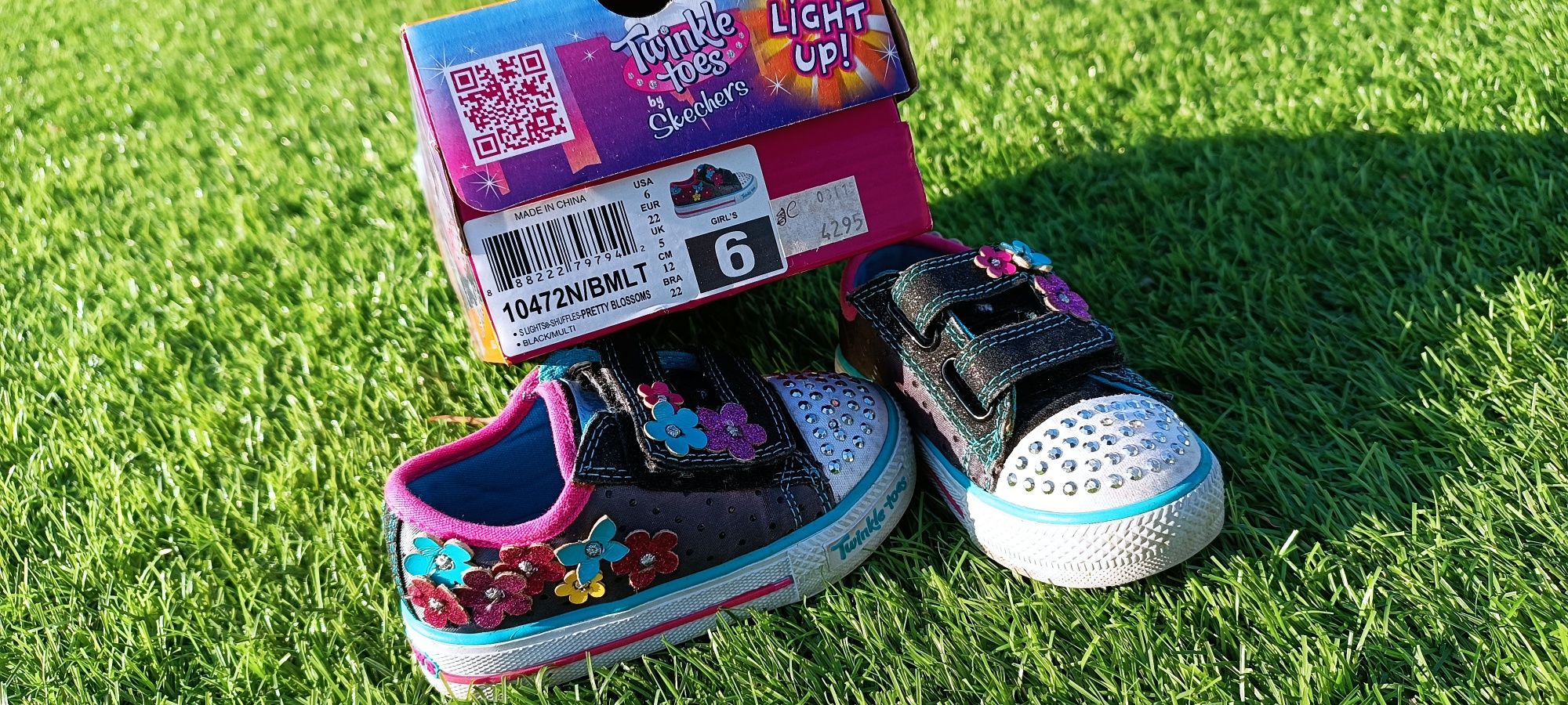 Sapatilha Skechers para bebé menina.