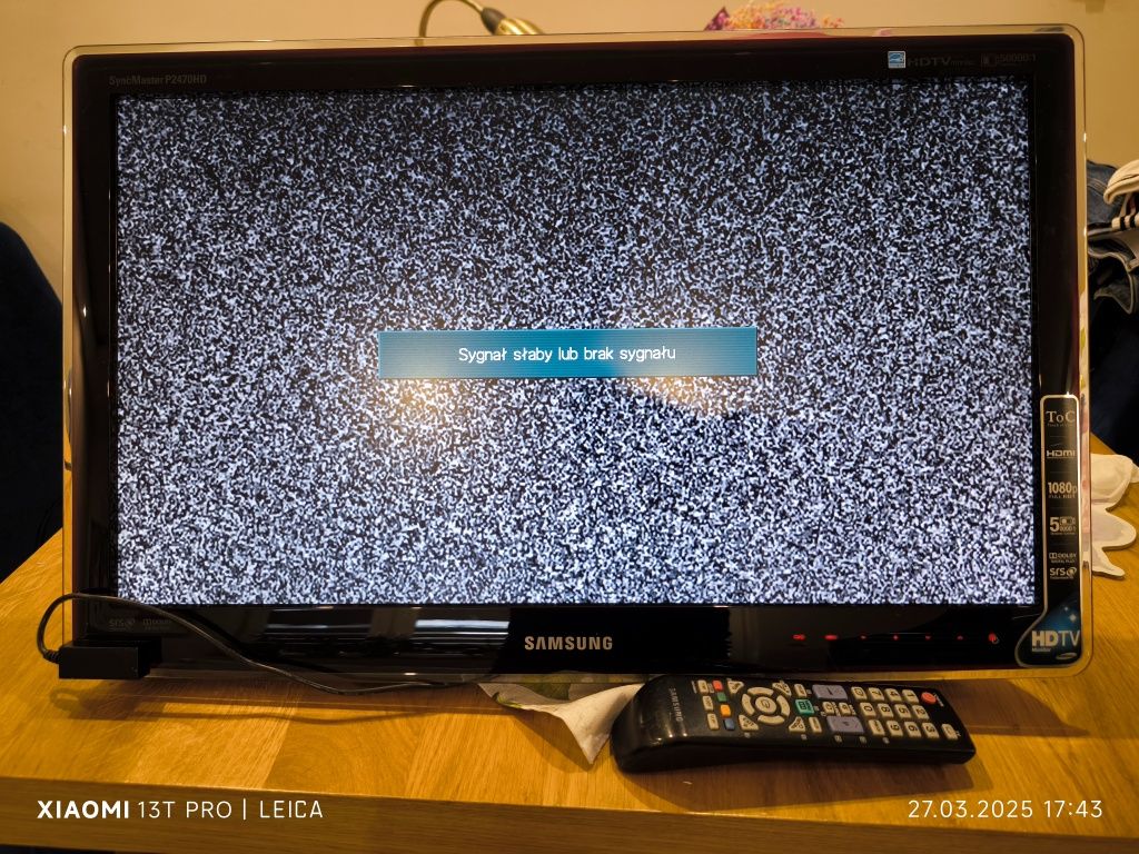 Telewizor Samsung 24"+wieszak+dekoder