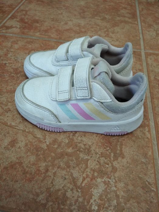 Sapatilhas Adidas de menina tamanho 25