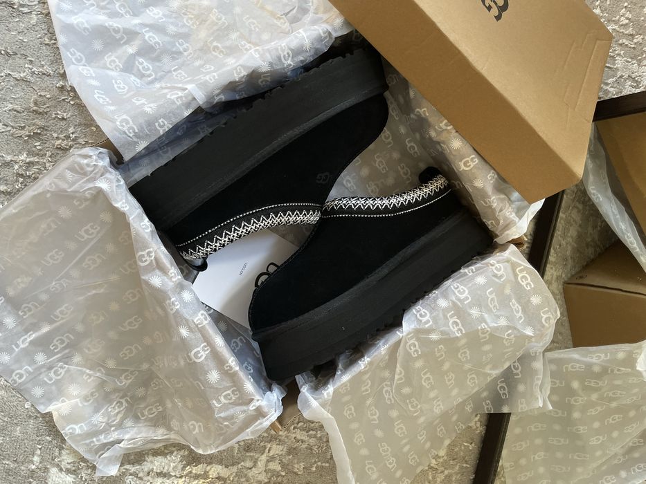 Зимове взуття ugg tazz