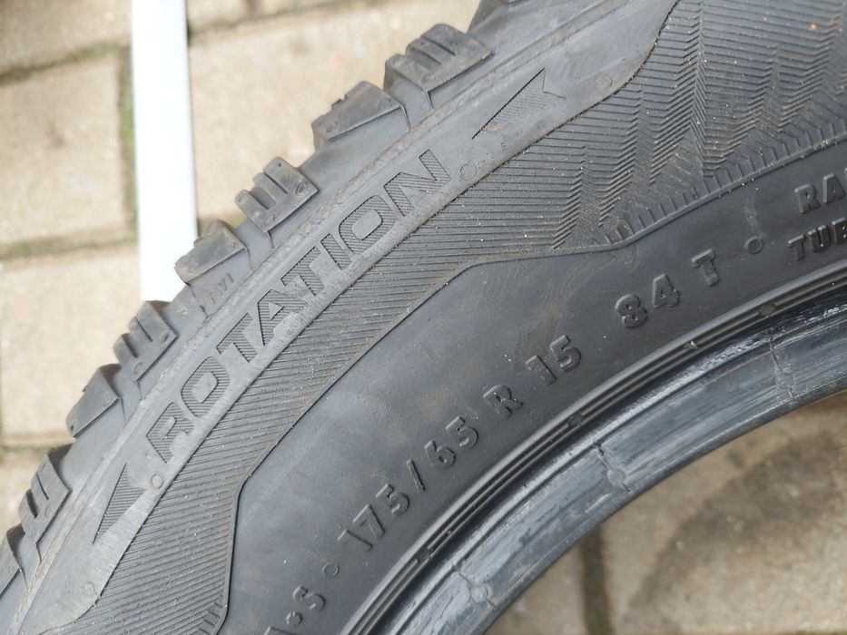 4x opony zimowe 175 65 R15 84T Uniroyal MS Plus 6.5mm