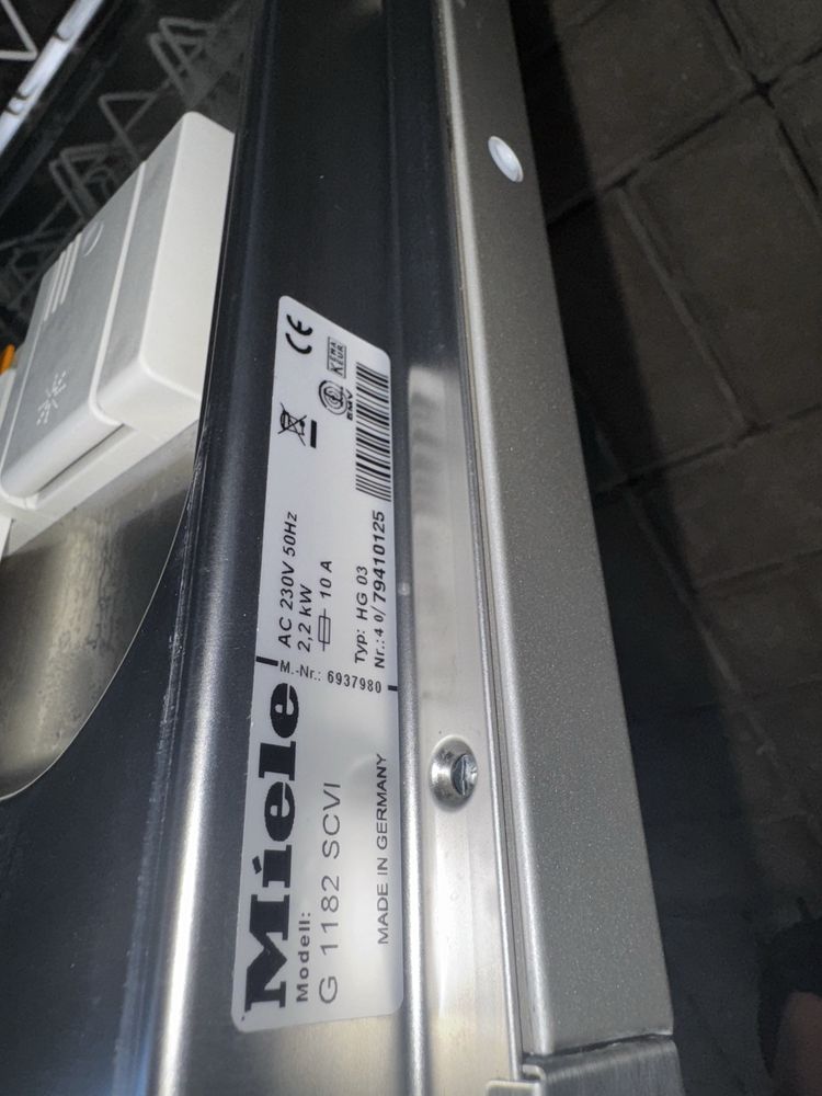 Zmywarka Miele  model g 1182 scvi  pod zabudowę 60 cm