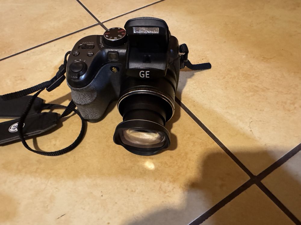 Sprawny APARAT fotograficzny GE HZ15