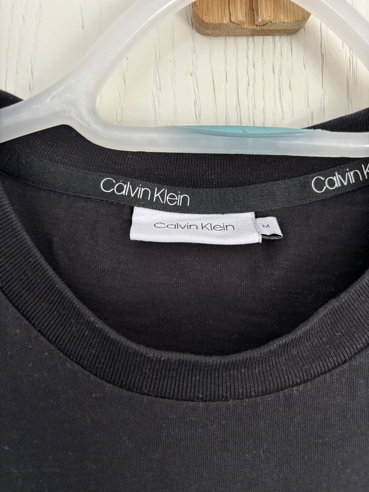 Czarna koszulka bawelniana calvin klein