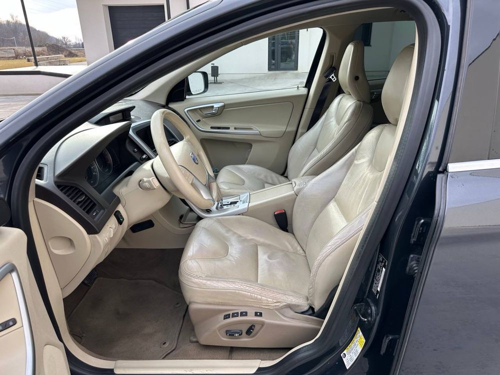 Продам Volvo xc60  2011