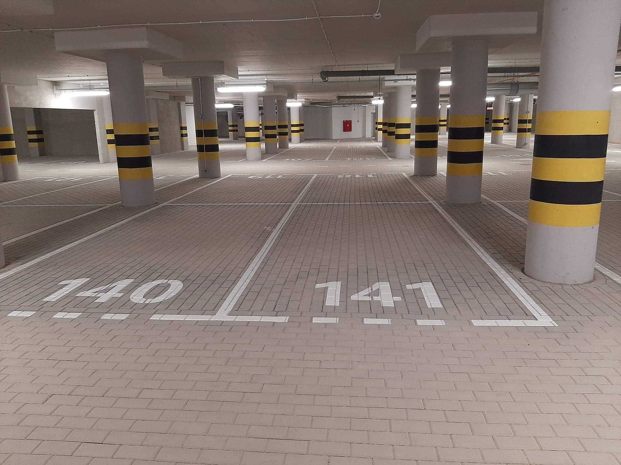 Malowanie linii Oznakowanie poziome Tarnów Warstwa uszorstniająca