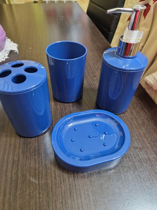 Nowy Zestaw łazienkowy niebieski granat przybory kubek mydelniczka myd