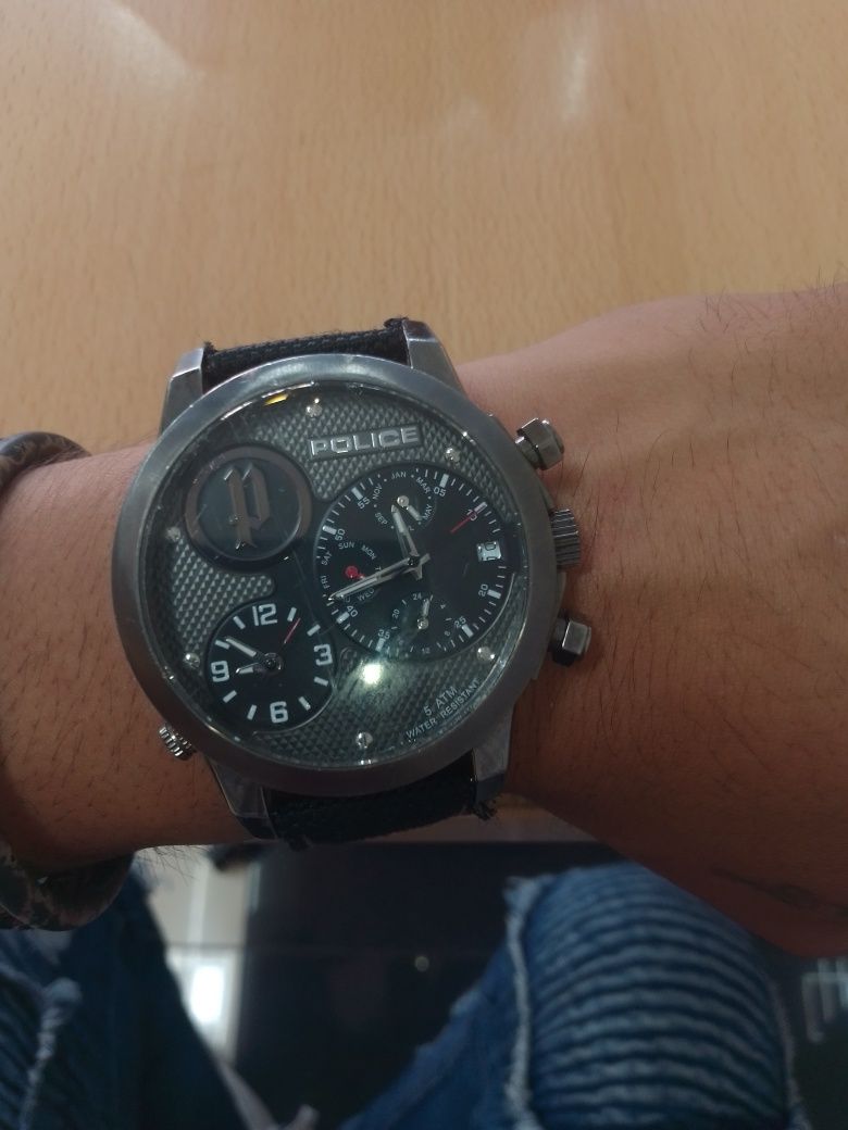 Relógio Police com pulseira
