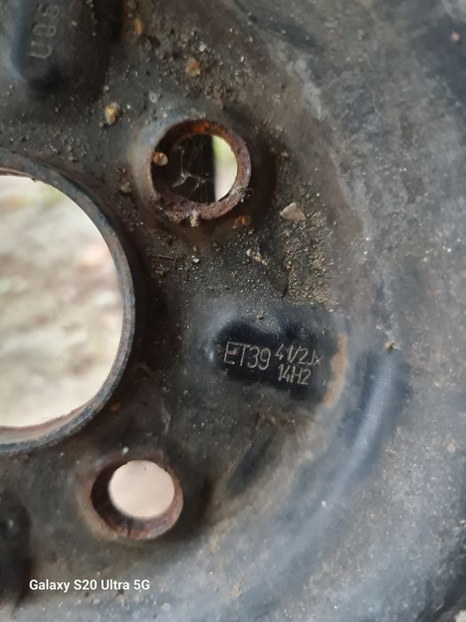 Opony zimowe komplet felgi 14 175/65 rozstaw śrob 4x100