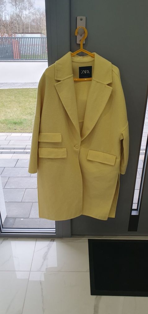 Żółty płaszcz z wełną zara S oversize