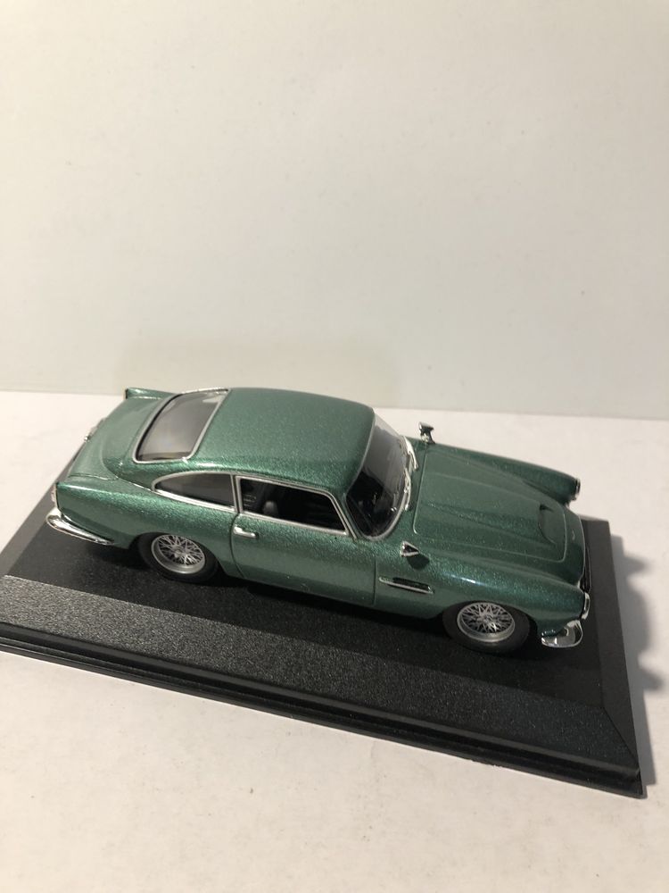 Aston Martin DB4 GT 1:43