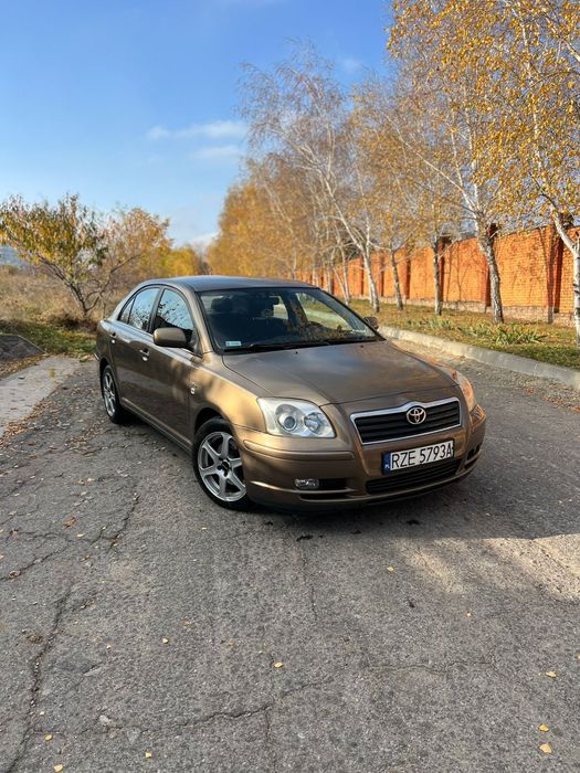 Toyota avensis 2,0 дизель