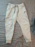 Calças tech fleece cinzentas Nike